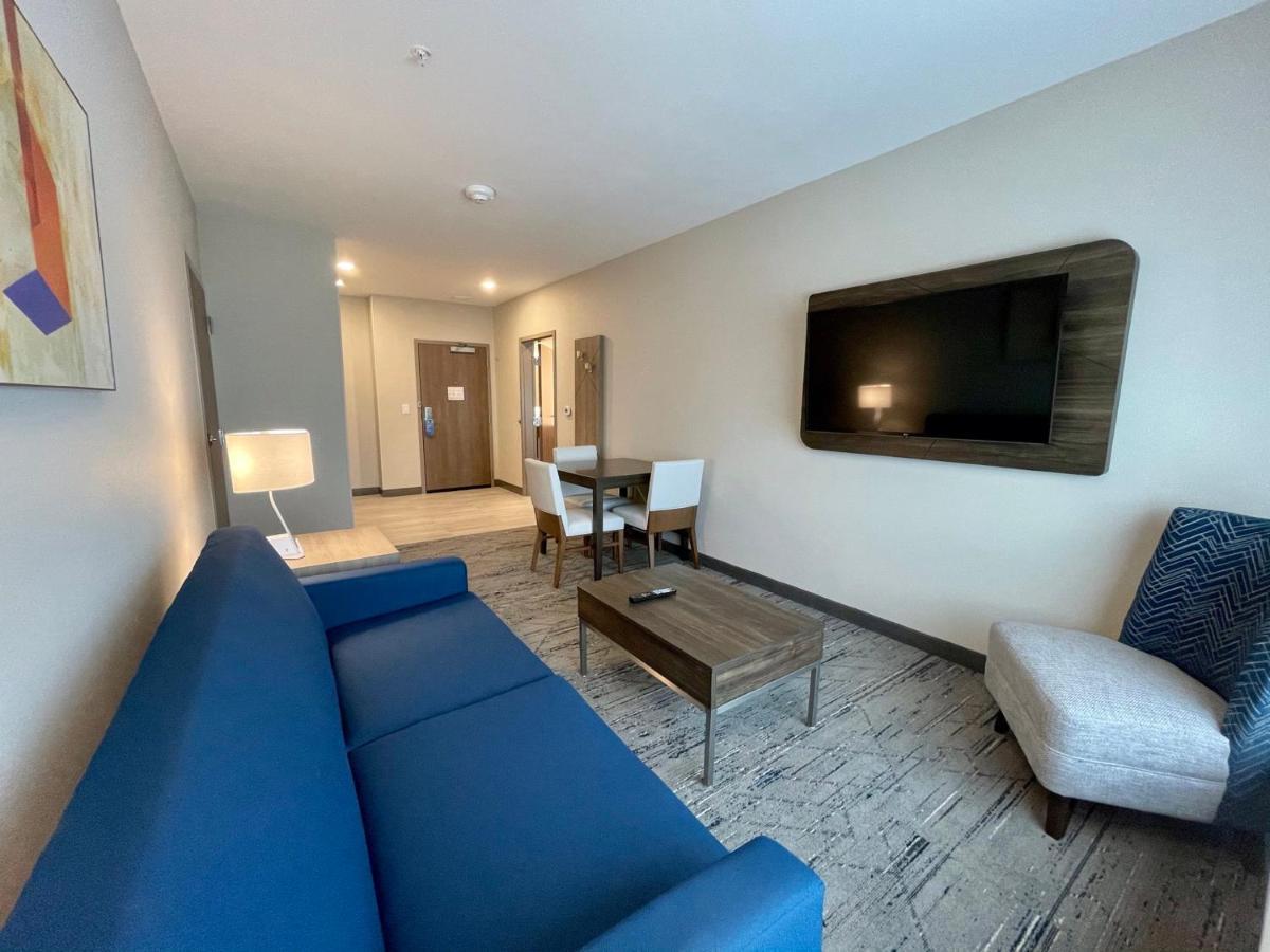 Holiday Inn Express & Suites - Ft. Smith - Airport By Ihg Fort Smith Exterior foto