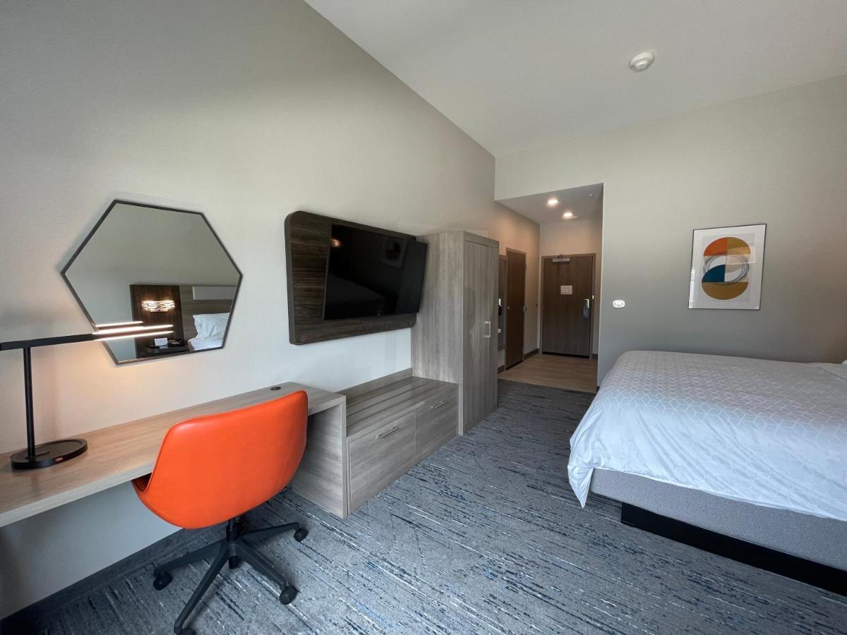 Holiday Inn Express & Suites - Ft. Smith - Airport By Ihg Fort Smith Exterior foto
